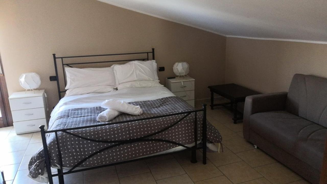 La Mansardina Apartment Сулмона Екстериор снимка